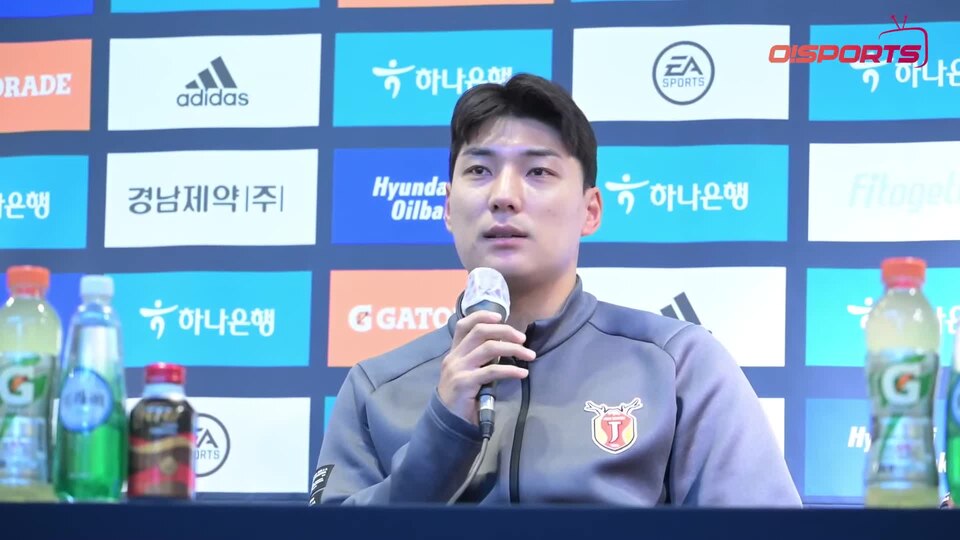 주민규,'득점왕 2연패 목표 및 제주도 유소년 축구 발전 기금 기부에 관해'(O! SPORTS).webm